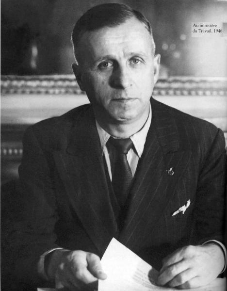 Photo 3 : Ambroise Croizat au Ministère du travail en 1946 © Ouvrage « Ambroise Croizat ou l’invention sociale » par Michel Etiévent p.96